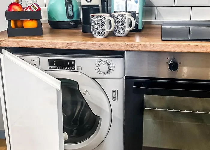 Boutique Joy, Center